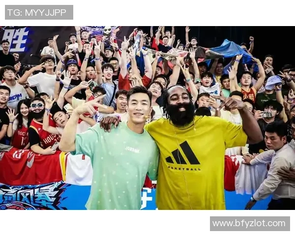 足球巨星闪耀NBA球馆引发球迷热潮激情碰撞体育盛宴